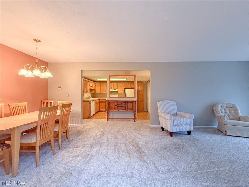 330 Deepwood Drive , Wadsworth, OH 44281 Photo 7