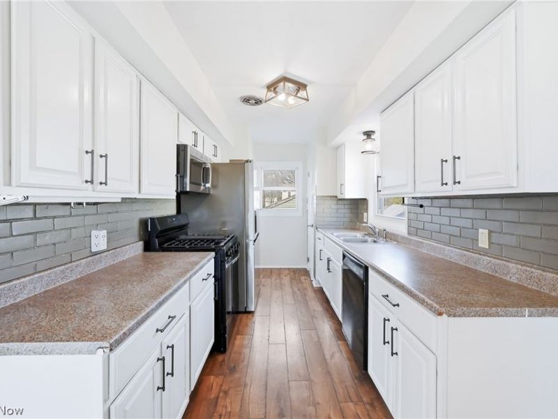 396 Elizabeth Street , Hubbard, OH 44425 Photo 13