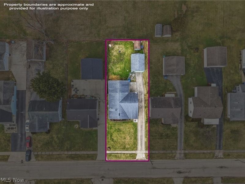 396 Elizabeth Street , Hubbard, OH 44425 Photo 3