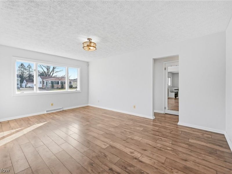 396 Elizabeth Street , Hubbard, OH 44425 Photo 8