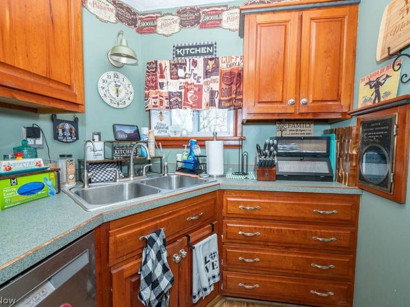 926 N Ellsworth Avenue , Salem, OH 44460 Photo 5