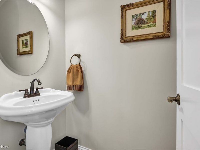 317 Halstead Lane , Westlake, OH 44145 Photo 16