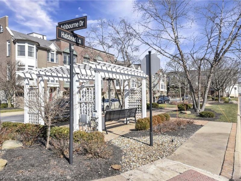 317 Halstead Lane , Westlake, OH 44145 Photo 4