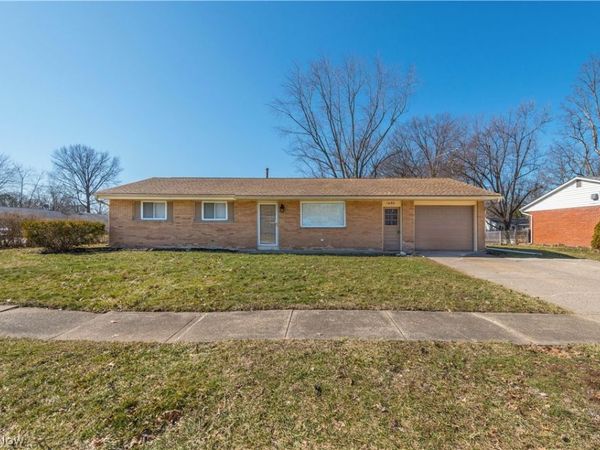 1460 Hollyview Drive , Vermilion, OH 44089