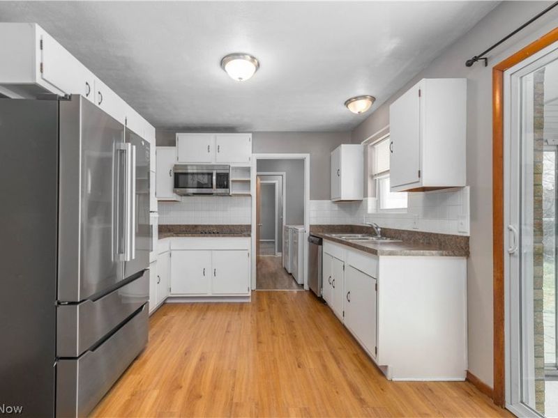 1460 Hollyview Drive , Vermilion, OH 44089 Photo 10