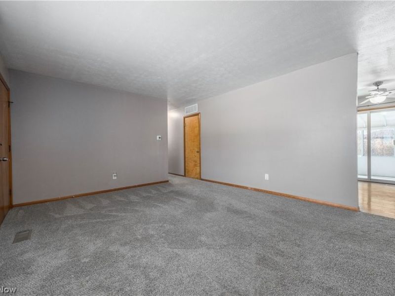 1460 Hollyview Drive , Vermilion, OH 44089 Photo 4