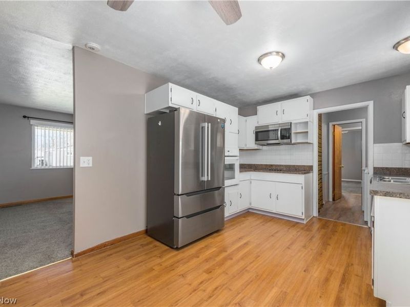 1460 Hollyview Drive , Vermilion, OH 44089 Photo 9