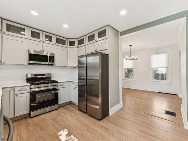 1450 W 77th Street , Cleveland, OH 44102 Photo 12