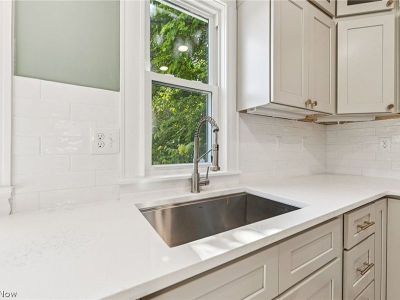 1450 W 77th Street , Cleveland, OH 44102 Photo 13