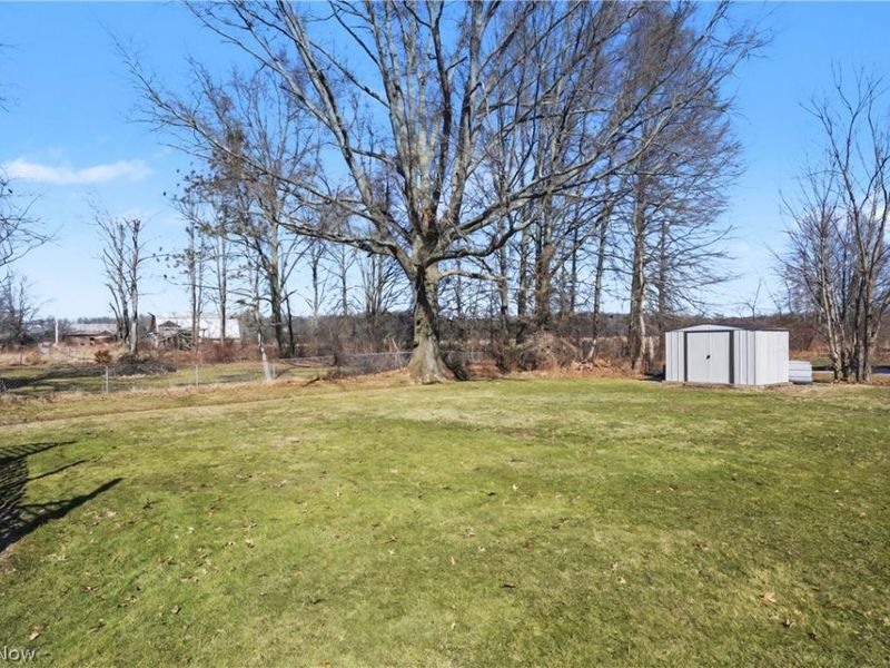 5634 N Park Avenue , Bristolville, OH 44402 Photo 18