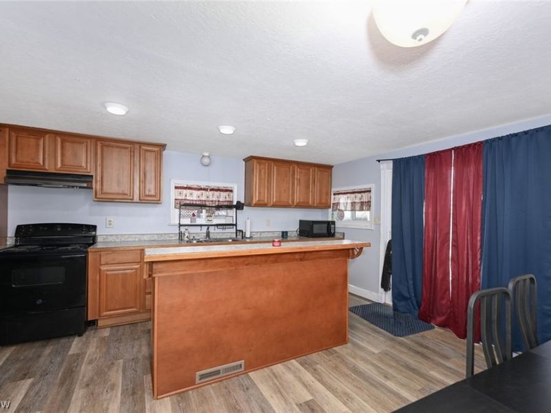 1147 Mcintosh Avenue , Akron, OH 44314 Photo 14