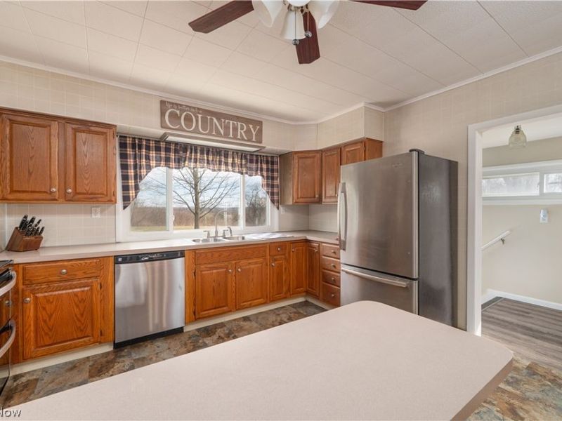 2480 State Street NW, Uniontown, OH 44685 Photo 11