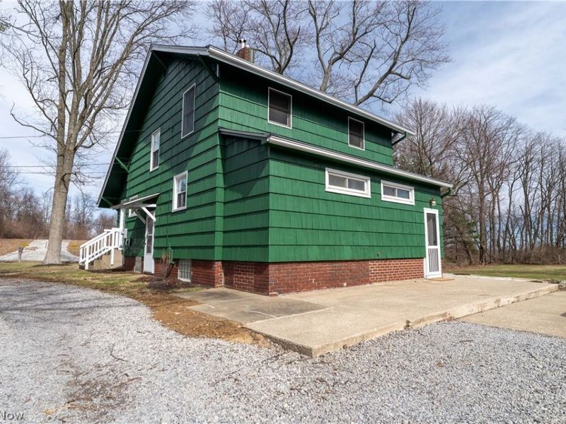 2480 State Street NW, Uniontown, OH 44685 Photo 3