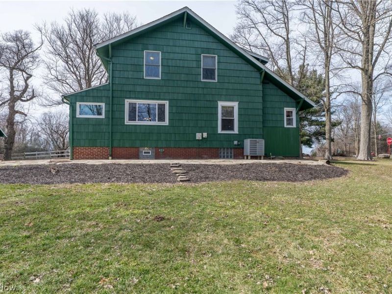 2480 State Street NW, Uniontown, OH 44685 Photo 5