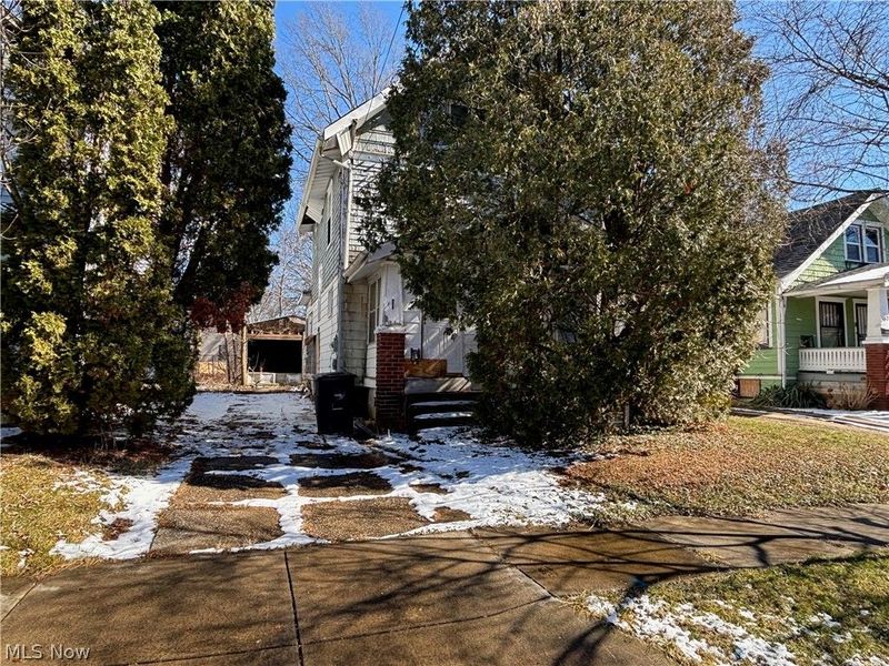 555 Hoye Avenue , Akron, OH 44320 Photo 1