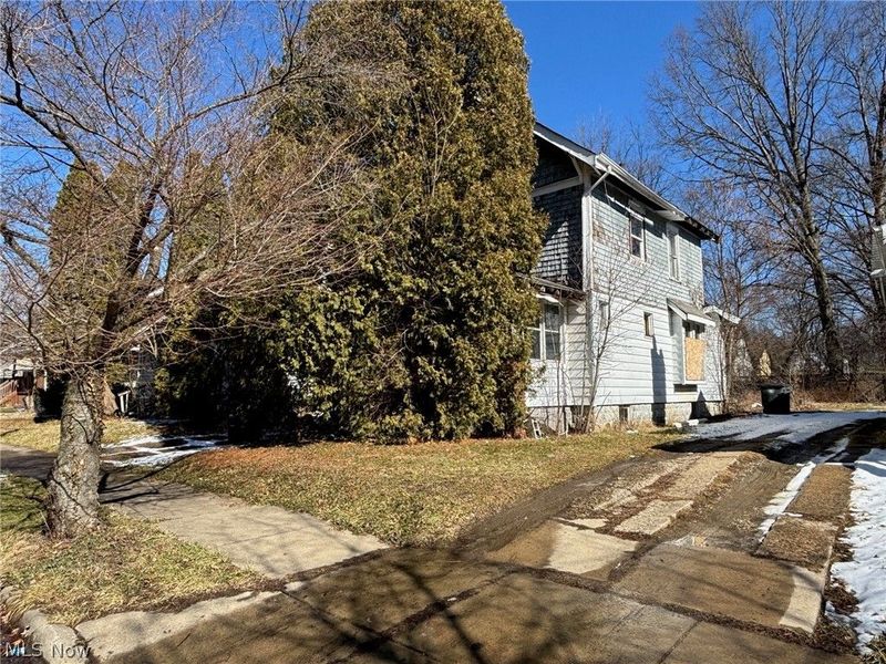 555 Hoye Avenue , Akron, OH 44320 Photo 2