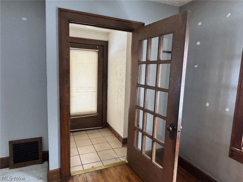 28 W Salome Avenue , Akron, OH 44310 Photo 3