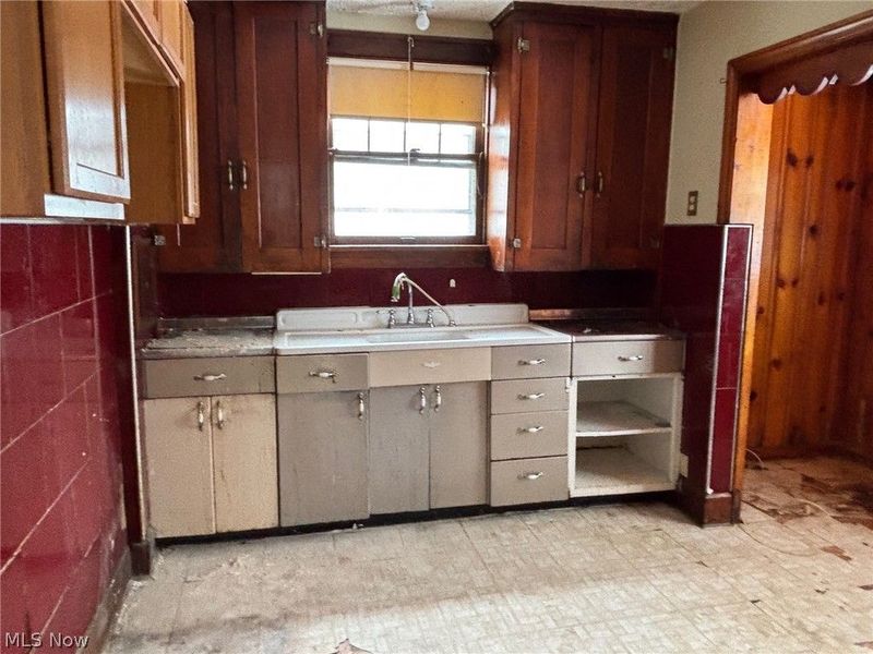 28 W Salome Avenue , Akron, OH 44310 Photo 7