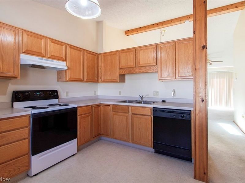 651 Sturbridge Drive , Unit 26, Medina, OH 44256 Photo 5