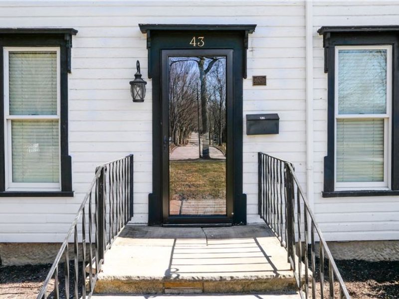 43 N Oviatt Street , Hudson, OH 44236 Photo 2