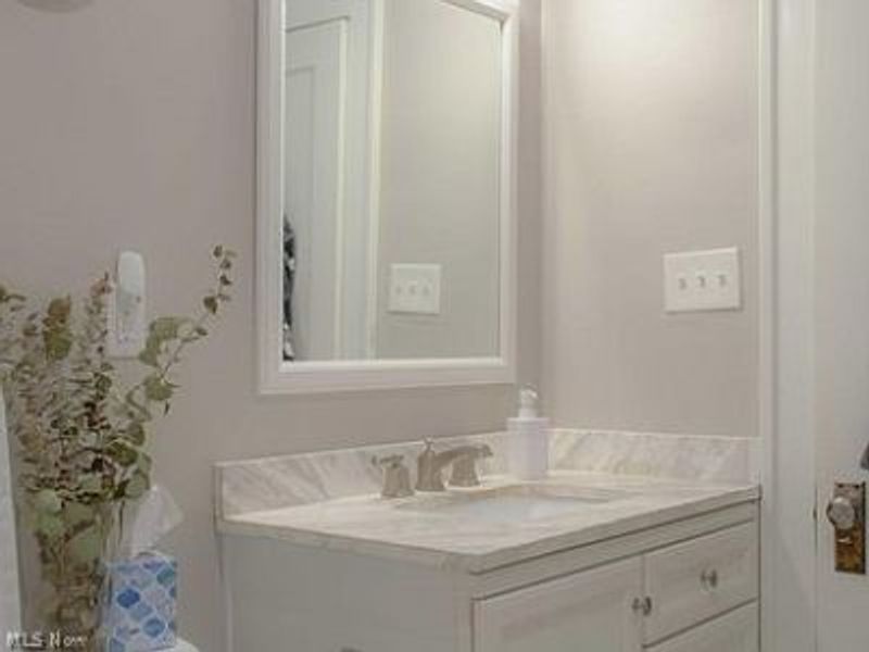 2528 E 126 , Cleveland, OH 44120 Photo 12