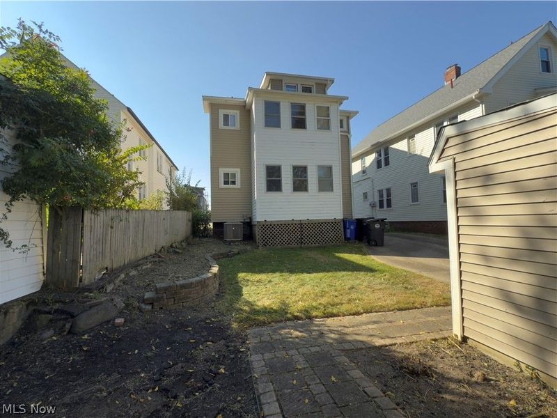 15310 Lydian Avenue , Unit 2, Cleveland, OH 44111 Photo 18