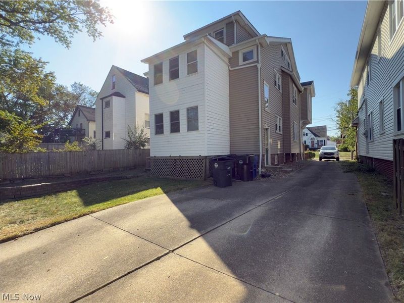 15310 Lydian Avenue , Unit 2, Cleveland, OH 44111 Photo 19