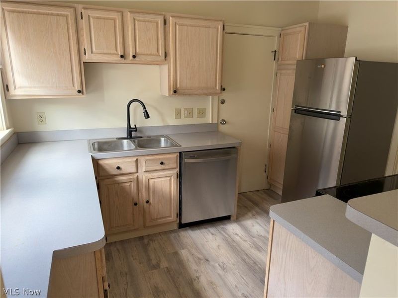 15310 Lydian Avenue , Unit 2, Cleveland, OH 44111 Photo 7