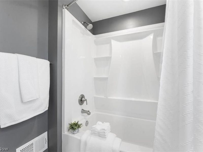 2152 Wyandotte Avenue , Unit 3, Lakewood, OH 44107 Photo 26