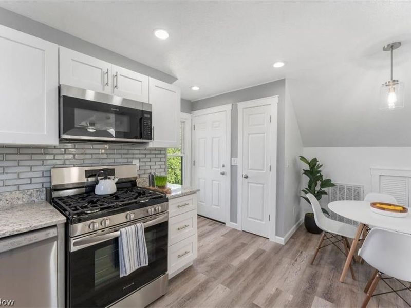 2152 Wyandotte Avenue , Unit 3, Lakewood, OH 44107 Photo 9