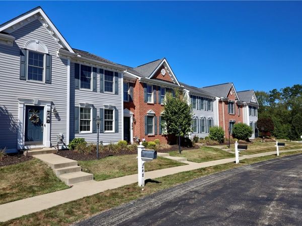 248 Overlook Ct , Coraopolis, PA 15108