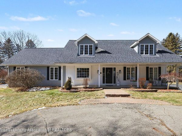 10033 Woodland Acres Drive, Grand Ledge, MI 48837