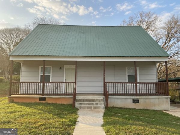 30 E Kimble Street, Newnan, GA 30263