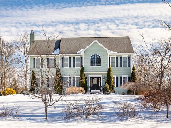 707 Stafford St, Leicester, MA 01542