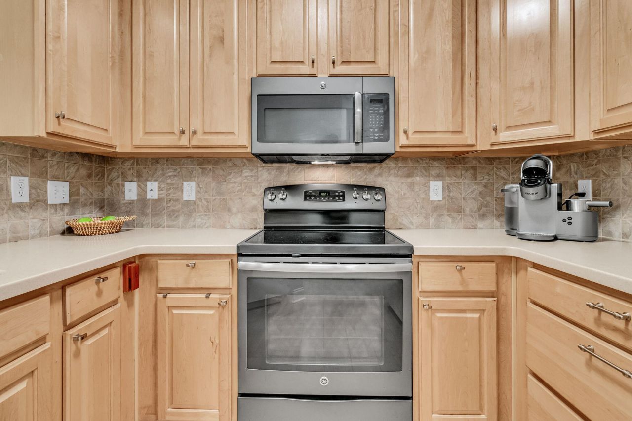 1025 Riverland Woods Place Photo 11