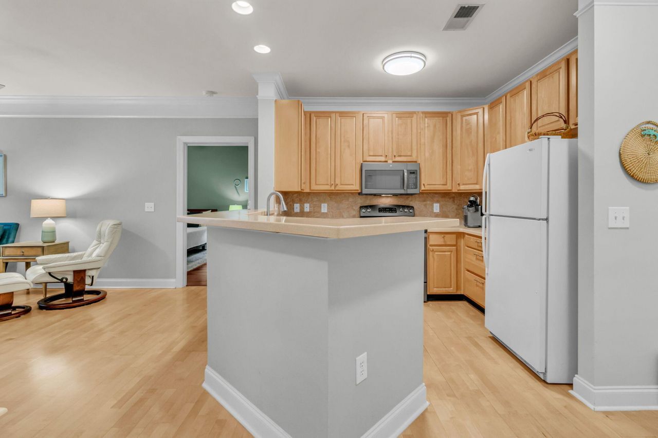 1025 Riverland Woods Place Photo 7