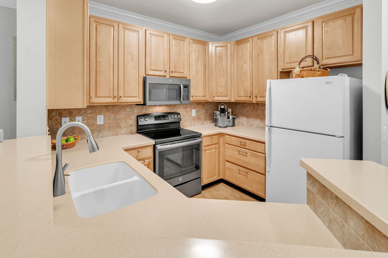 1025 Riverland Woods Place Photo 8