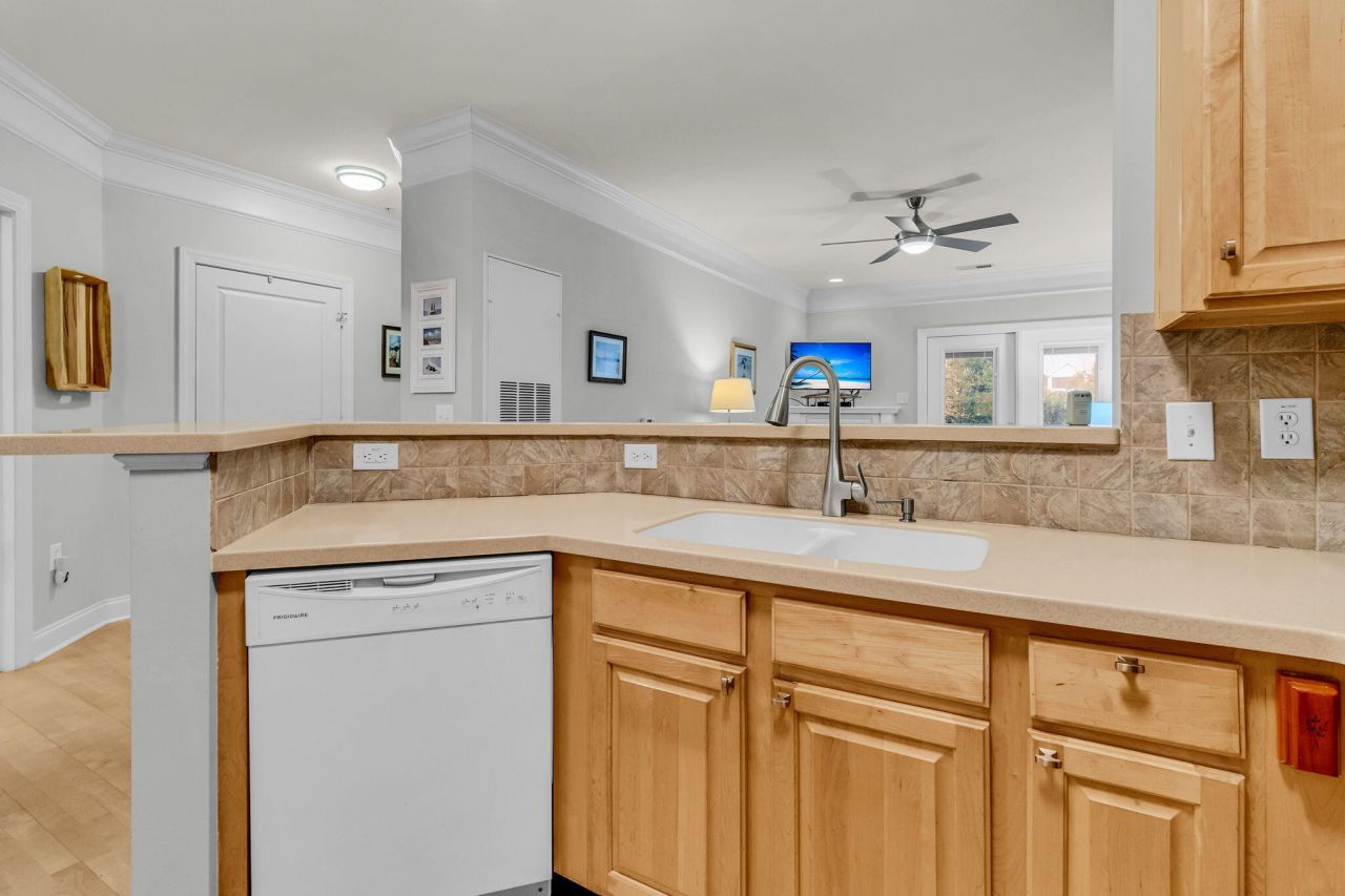 1025 Riverland Woods Place Photo 9