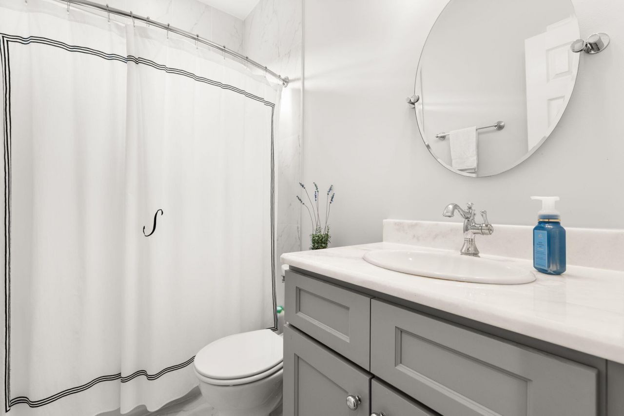 406 Prestwick Court Photo 13