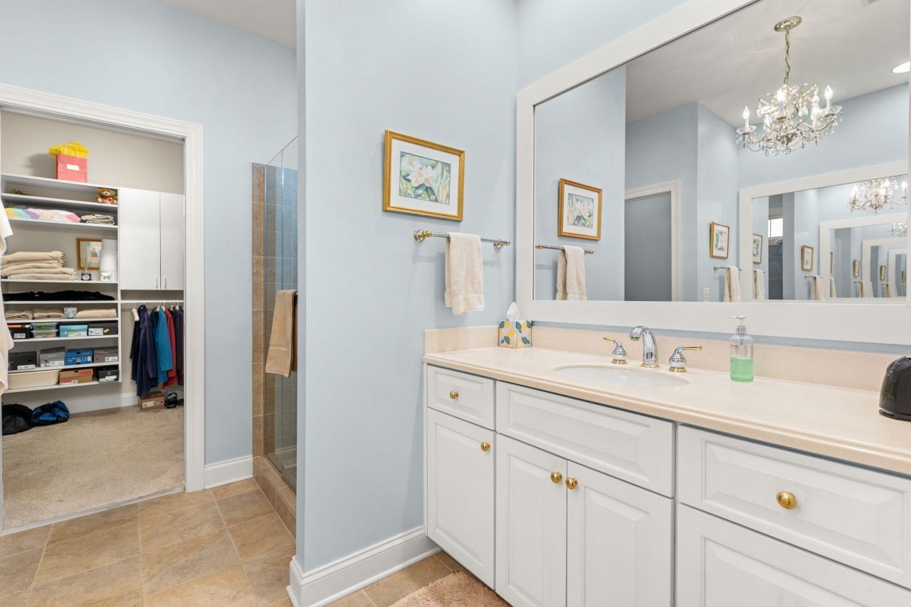 406 Prestwick Court Photo 18