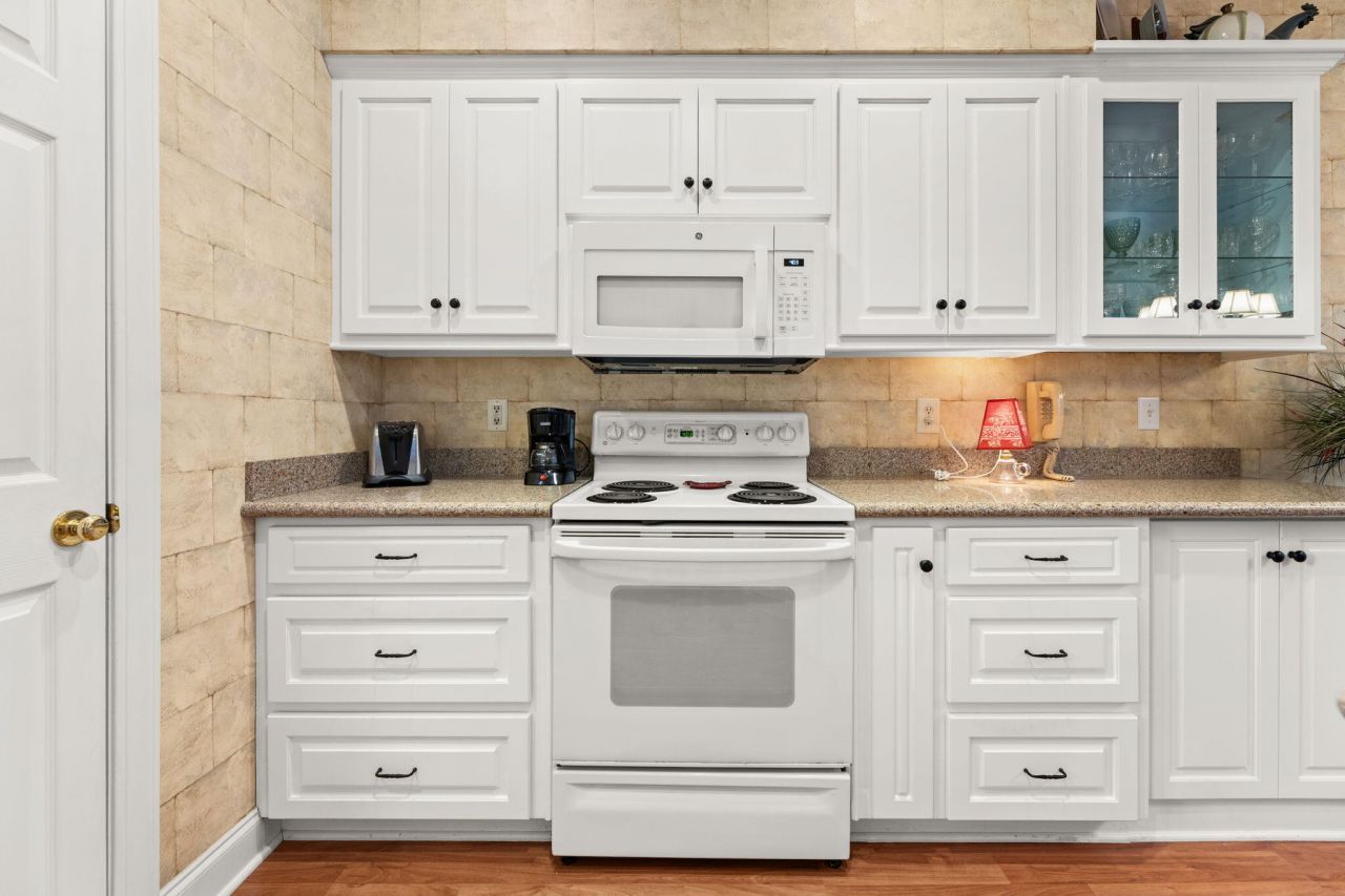 406 Prestwick Court Photo 22