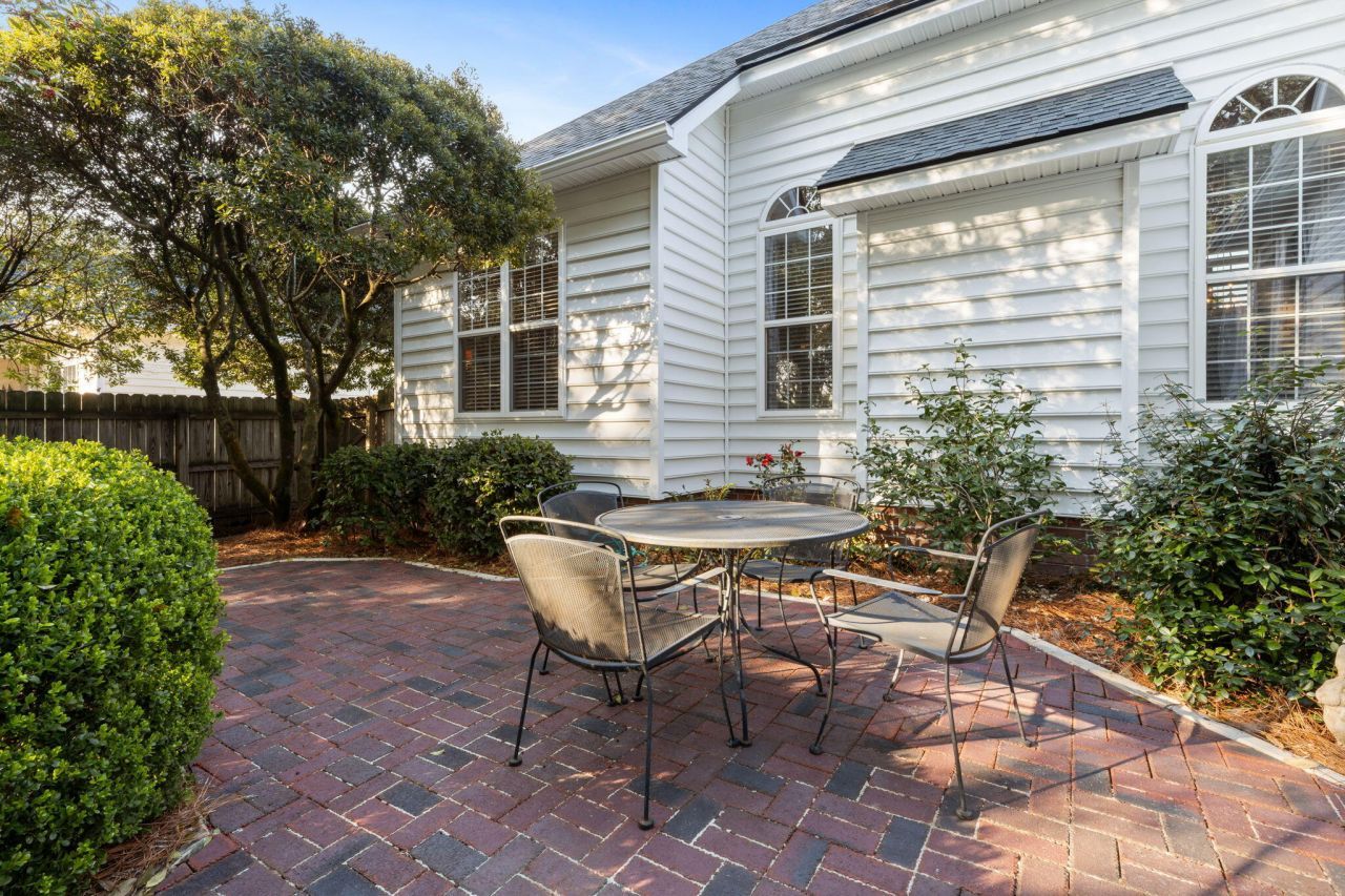 406 Prestwick Court Photo 29