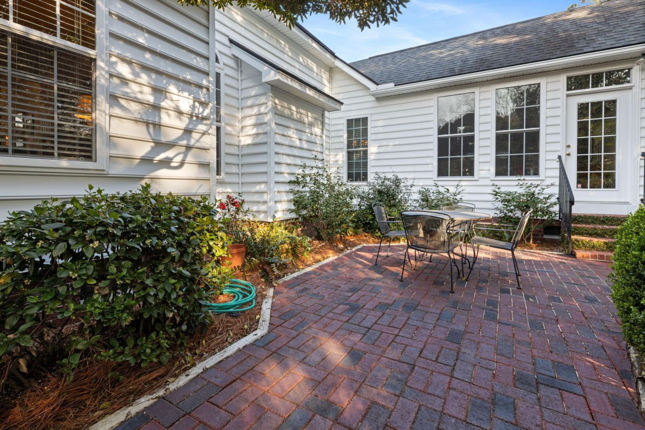 406 Prestwick Court Photo 30