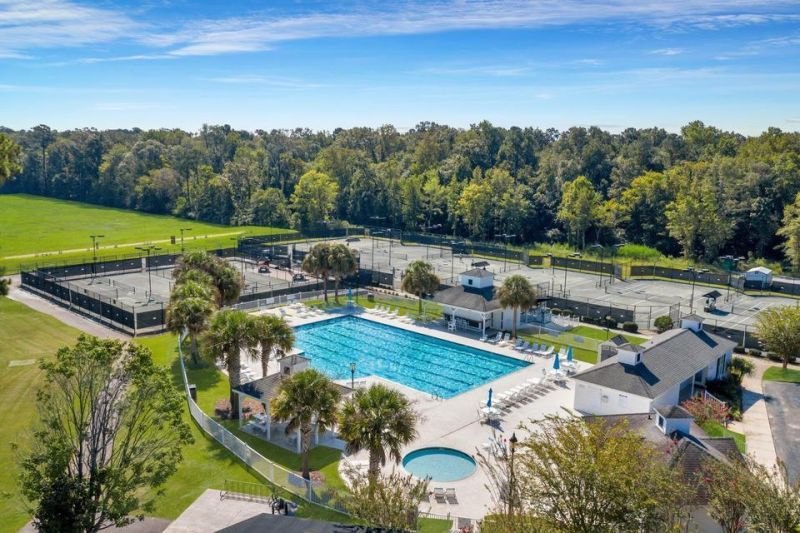 406 Prestwick Court Photo 37