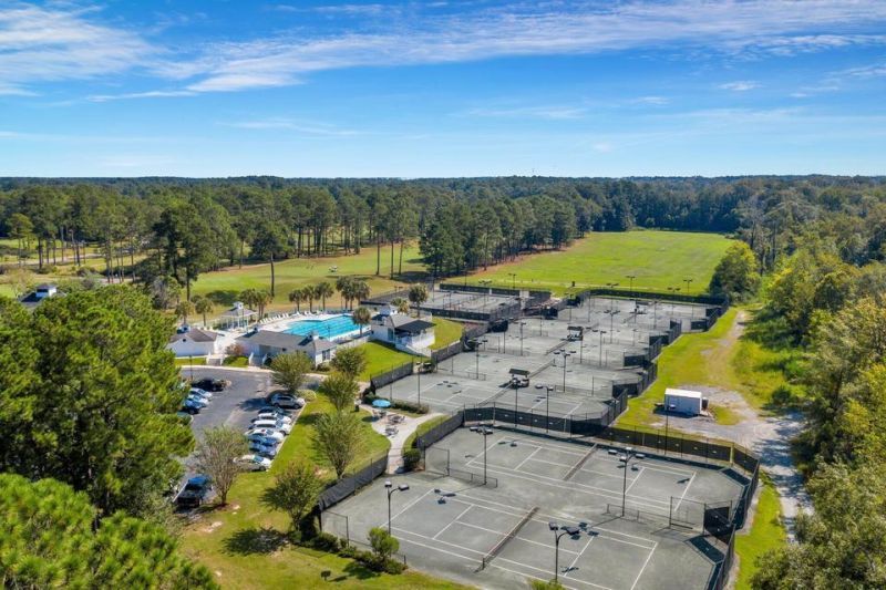 406 Prestwick Court Photo 39