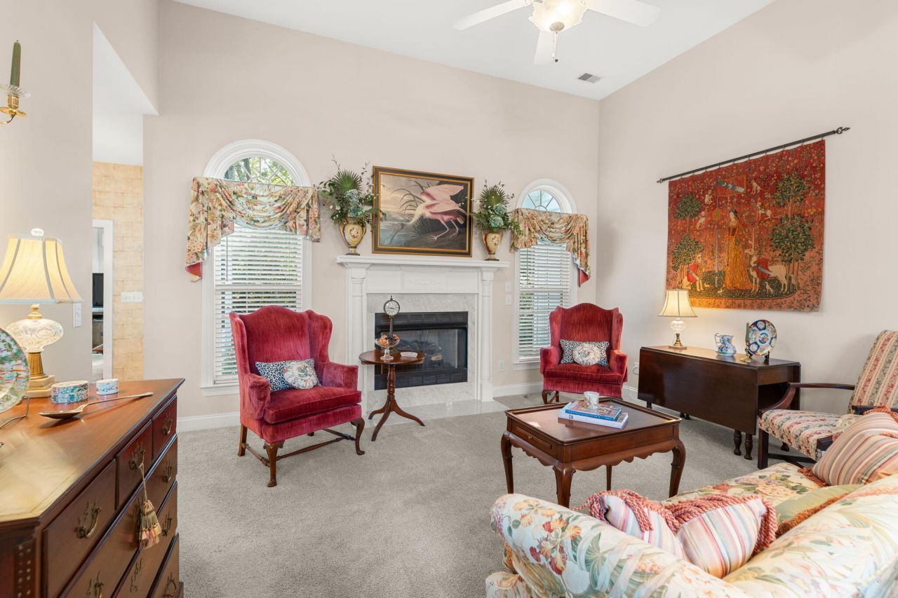 406 Prestwick Court Photo 8