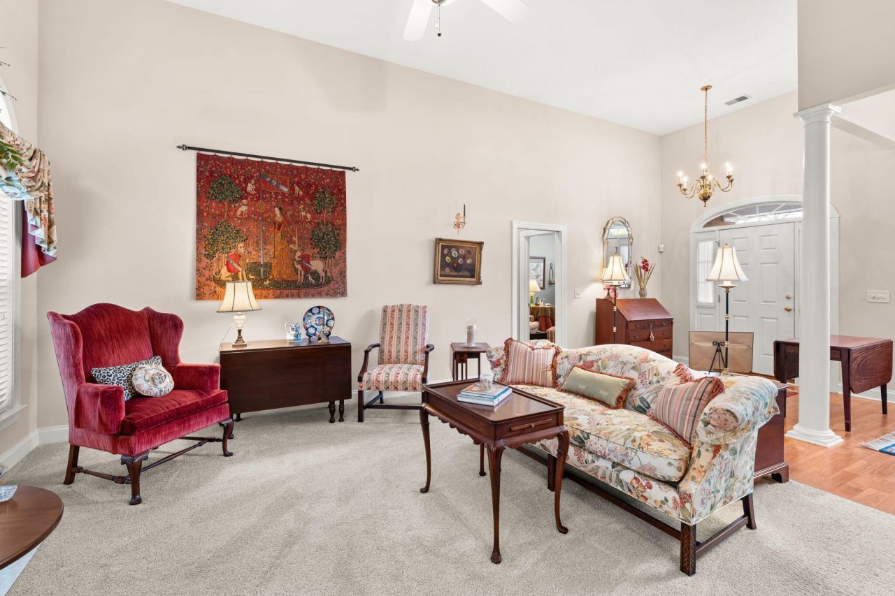 406 Prestwick Court Photo 9