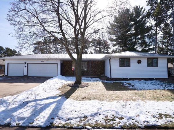 1511 Pine Park Drive, Eau Claire, WI 54701