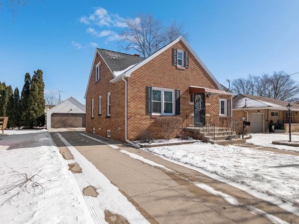 631 S 32nd STREET, Manitowoc, WI 54220