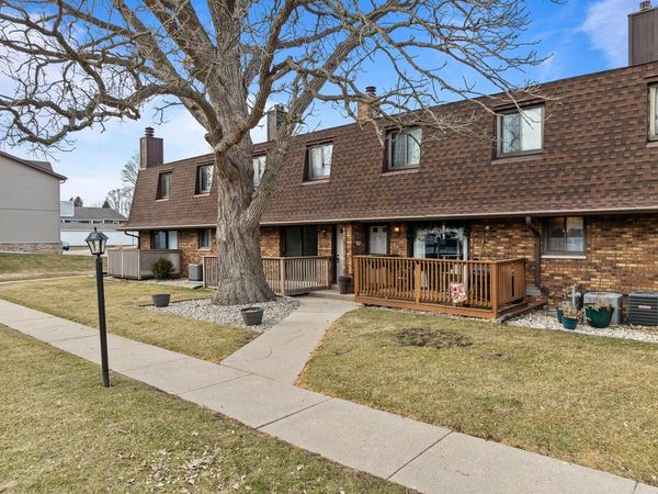 620 Bowers BOULEVARD, Unit 4, Delavan, WI 53115